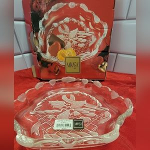 Mikasa "Poinsetta Basket" Dish